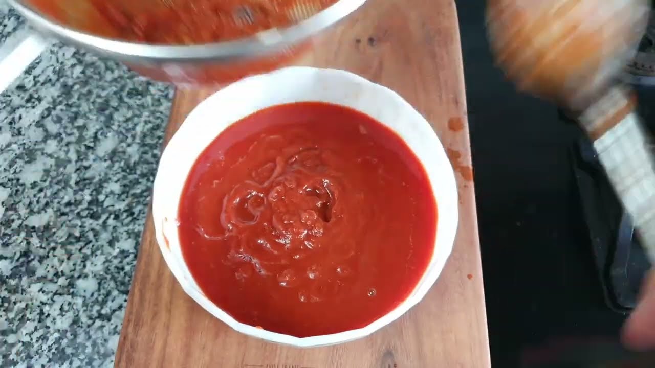 തക്കാളി ഈന്തപ്പഴും ഒന്നിച്ച് കുക്കറിൽ ഇട്ടാൽ എന്ത് സംഭവിക്കും. Tomato and Dates Sauce Recipe (Sweet & Tangy Homemade Sauce)